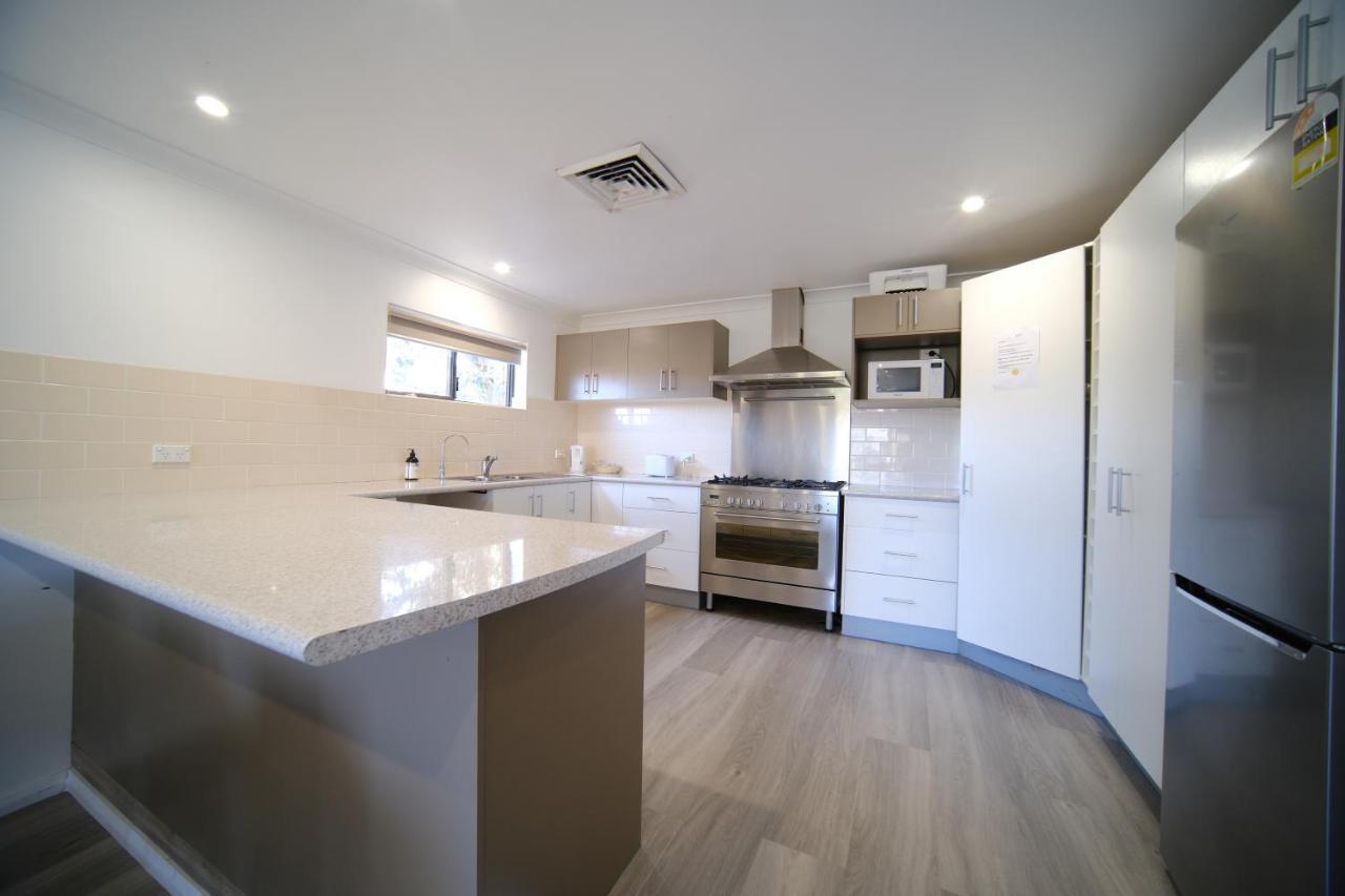 Lakeside Inn Wollongong Primbee Luaran gambar