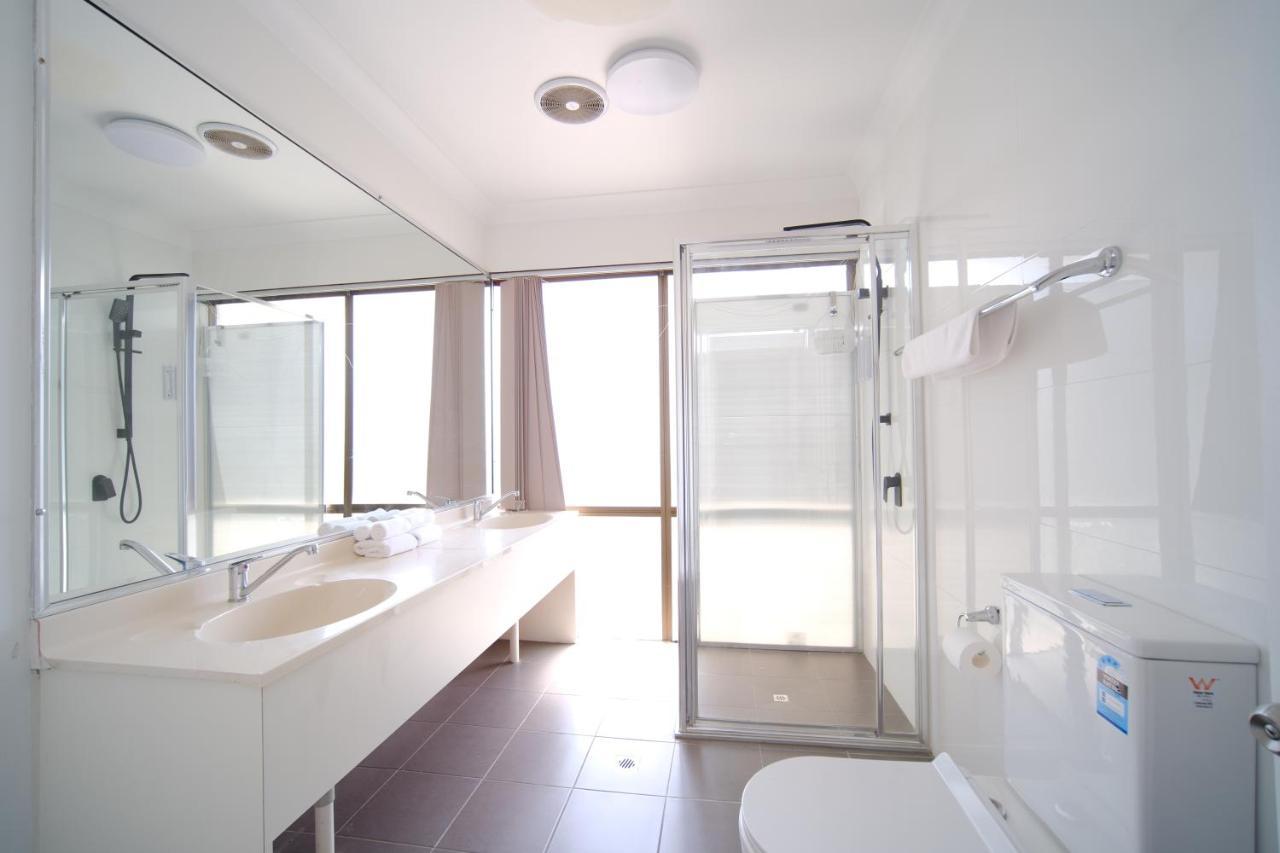 Lakeside Inn Wollongong Primbee Luaran gambar