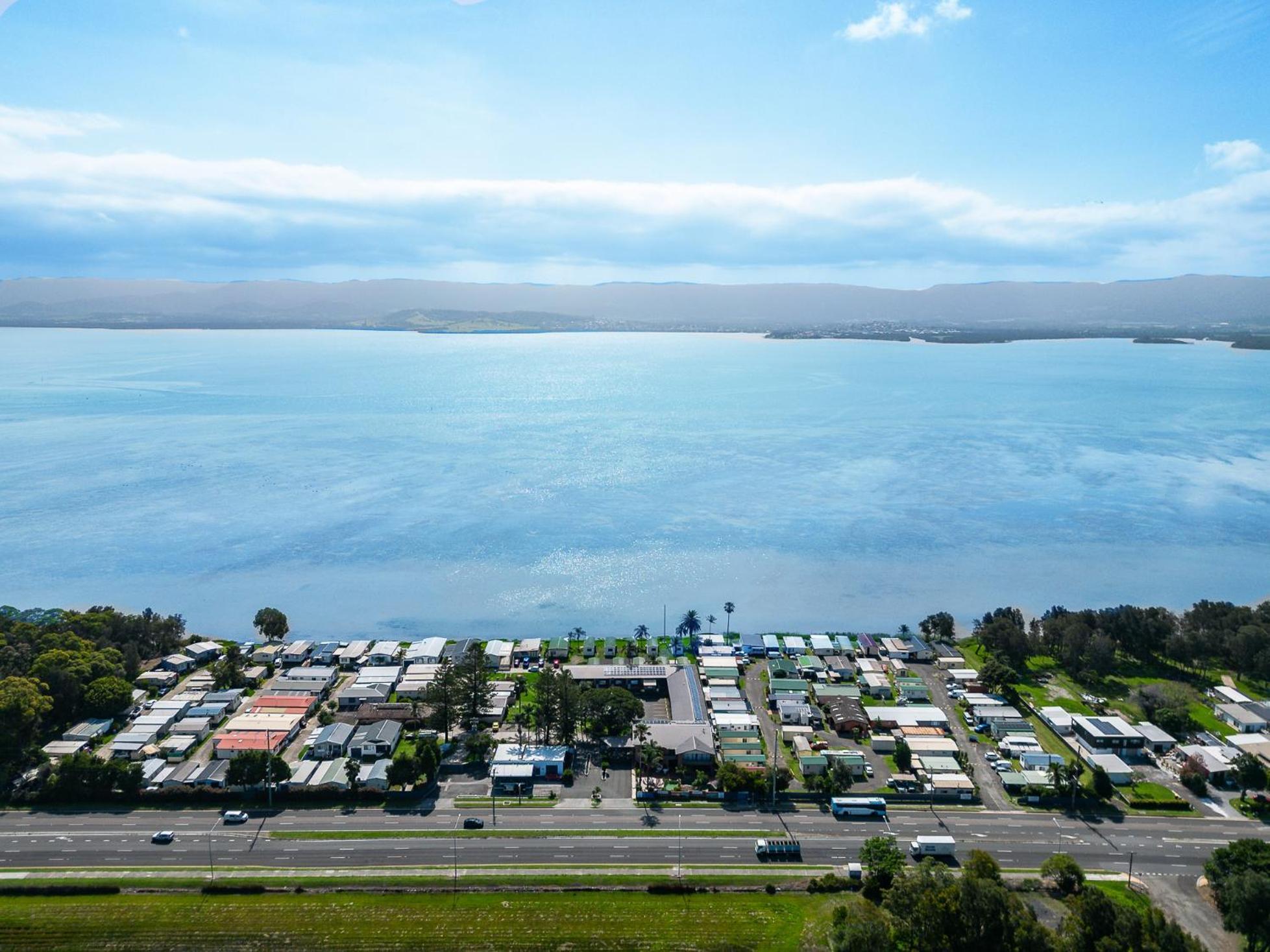 Lakeside Inn Wollongong Primbee Luaran gambar