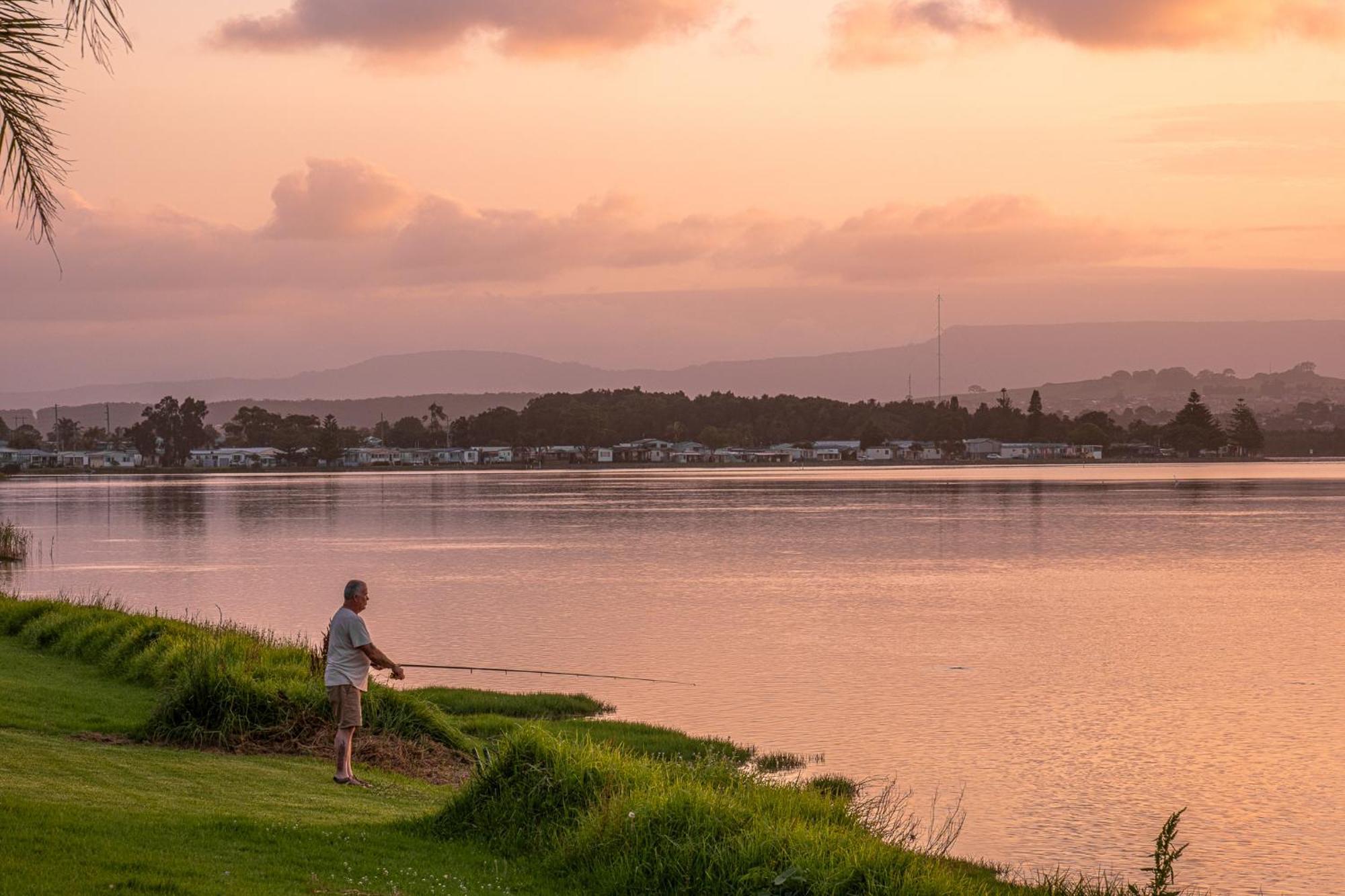 Lakeside Inn Wollongong Primbee Luaran gambar